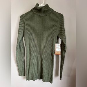 Knit sweater turtleneck